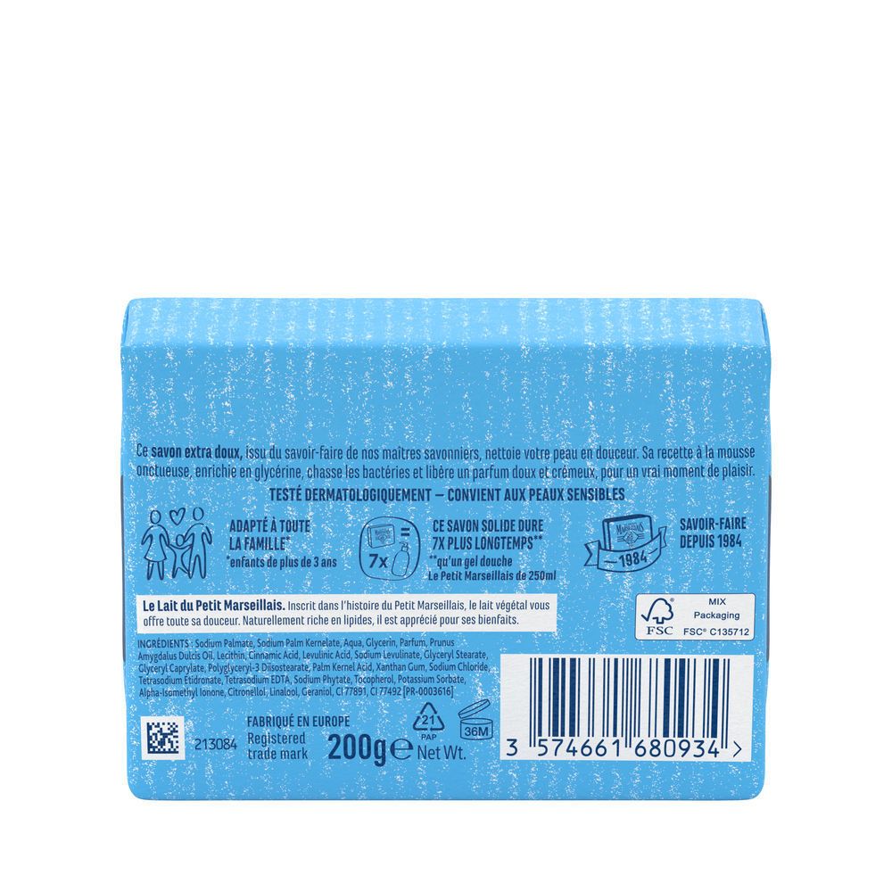 Dos de la boîte Le Petit Marseillais Savon Extra Doux Lait. Informations sur les ingrédients et la durée.