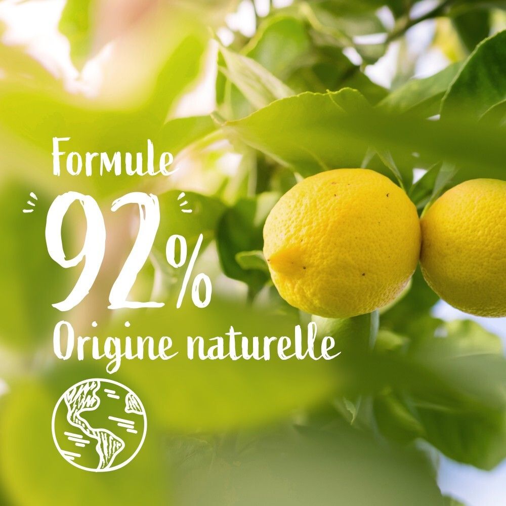 Citrons et feuilles, 92% d'origine naturelle.