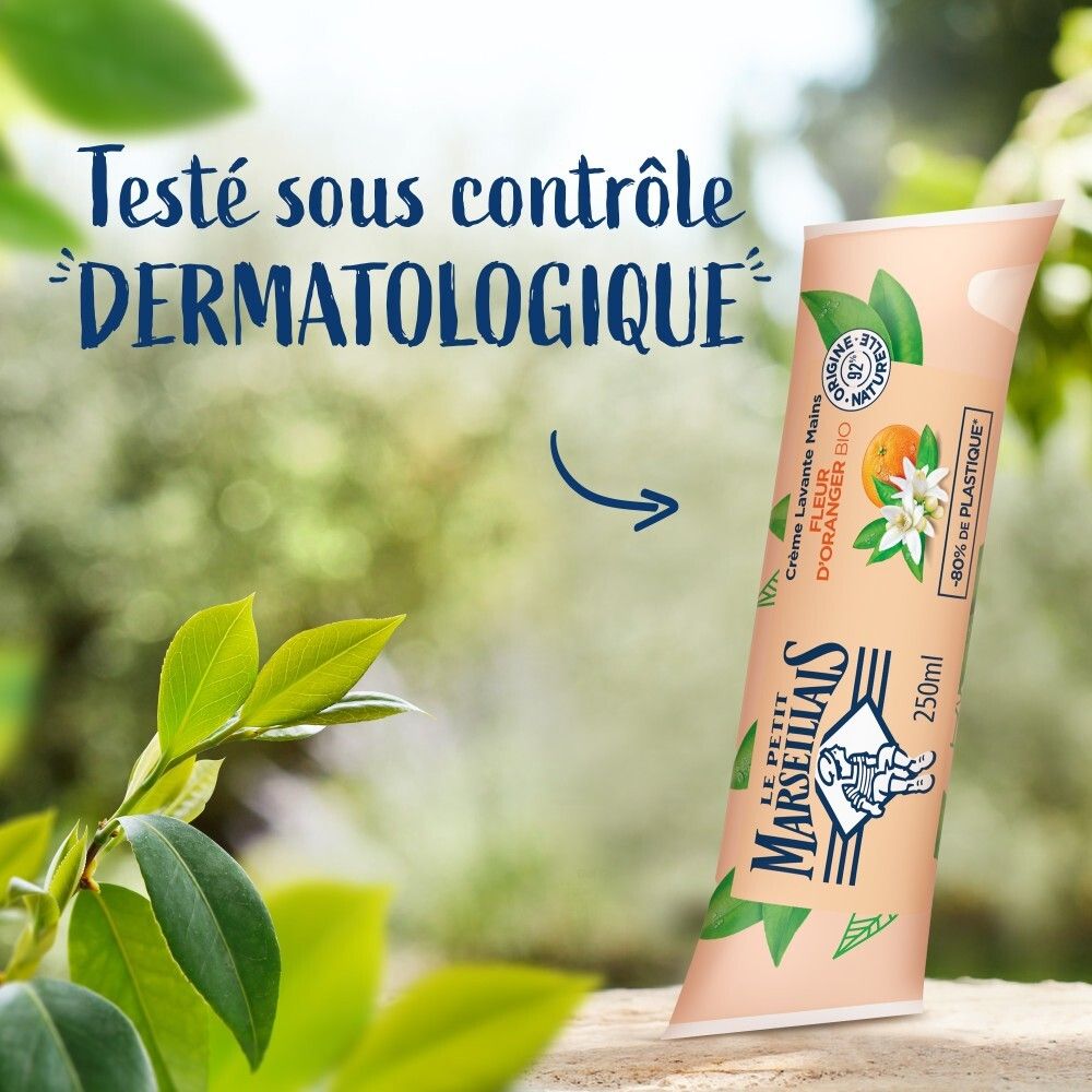 Crème lavante Le Petit Marseillais Fleur d'Oranger Bio. Testé sous contrôle dermatologique.