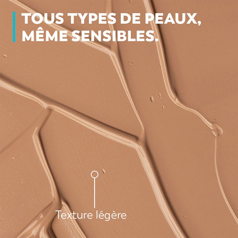 Gros plan sur la BB crème. Texte: Tous types de peaux, même sensibles. Texture légère.