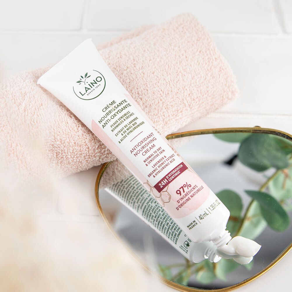Tube de crème LAINO, miroir et serviette. Crème nourrissante anti-oxydante. 40 ml. Pour peaux normales à sèches.
