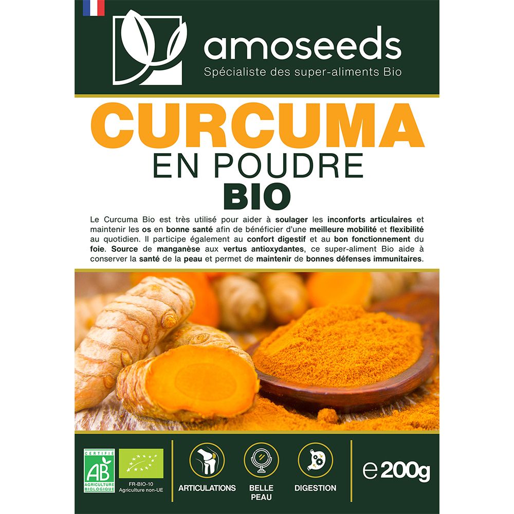 Sachet de poudre de curcuma. Inscription : Curcuma en Poudre Bio. Labels : AB, label bio, e200g. Image de racines et poudre de curcuma.