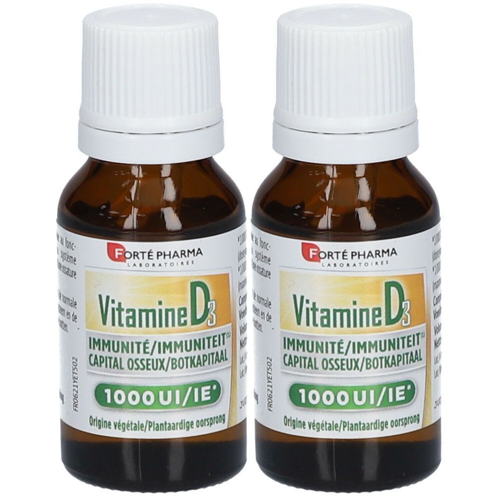 Deux flacons de Forté Pharma Vitamine D3. Flacons en verre brun avec bouchon blanc. Inscription : Vitamine D3, 1000 UI/IE.