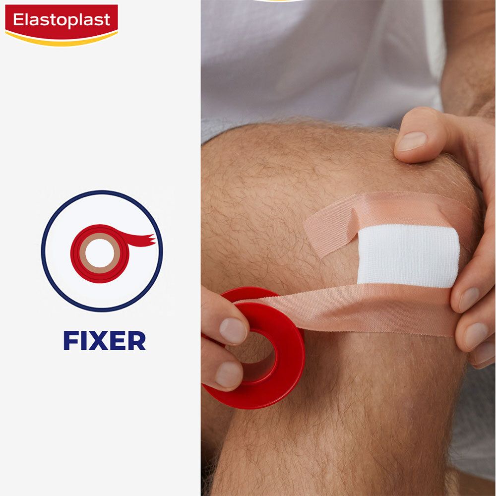 Personne fixe un pansement avec du sparadrap rouge. Logo: Fixer.
