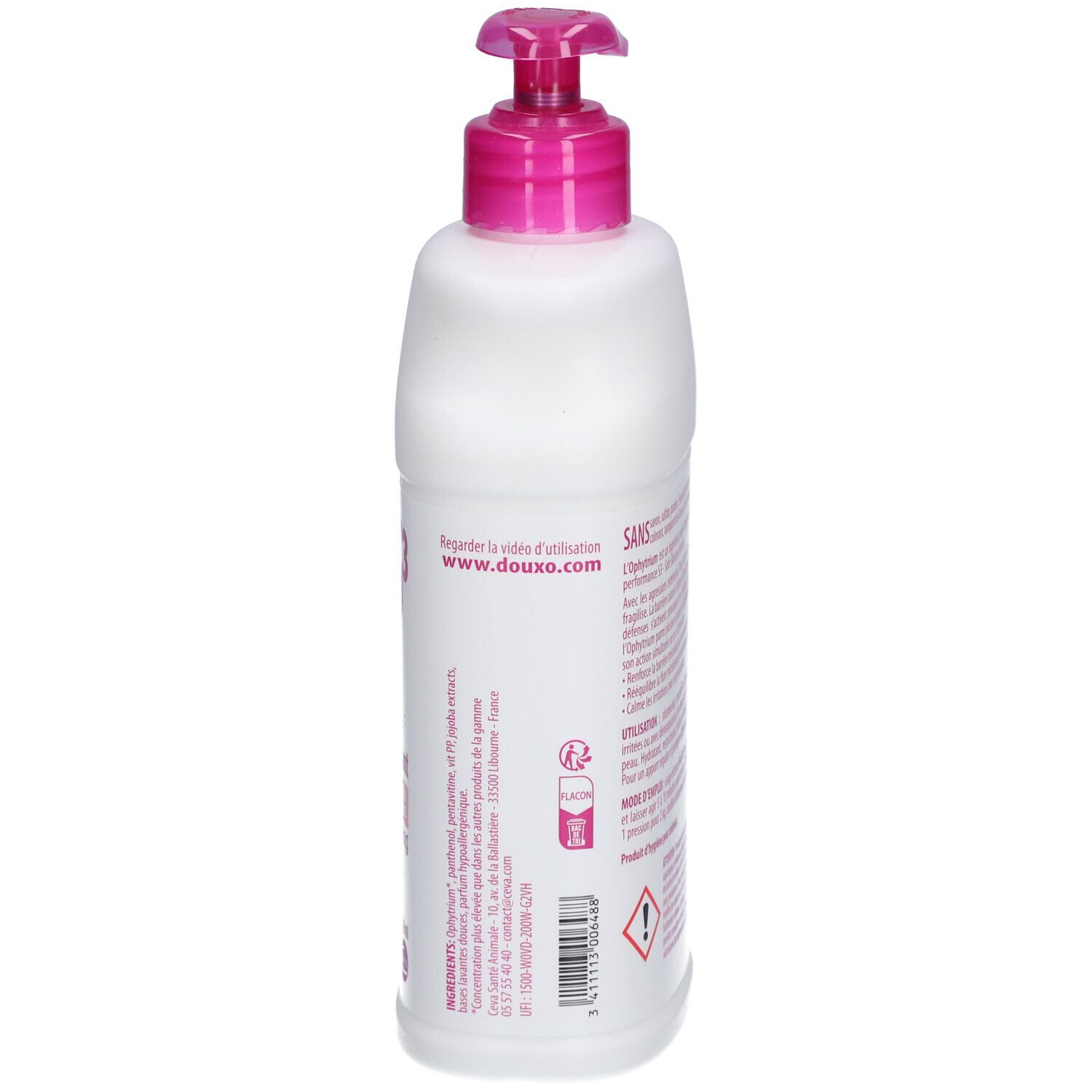 Dos d'un flacon blanc avec pompe rose. Texte et ingrédients imprimés.