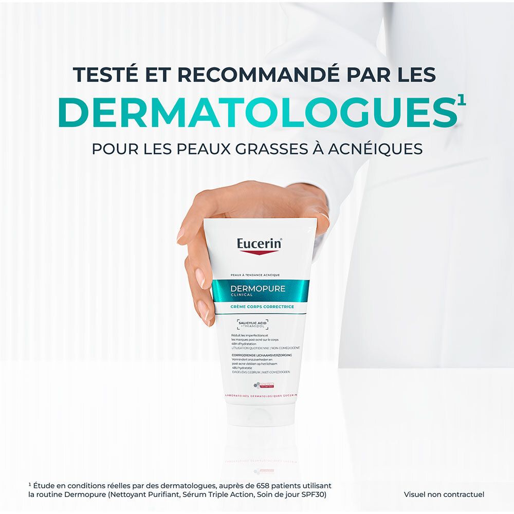 Main tenant un tube. Texte: Testé et recommandé par les dermatologues. Pour peaux grasses à acnéiques.
