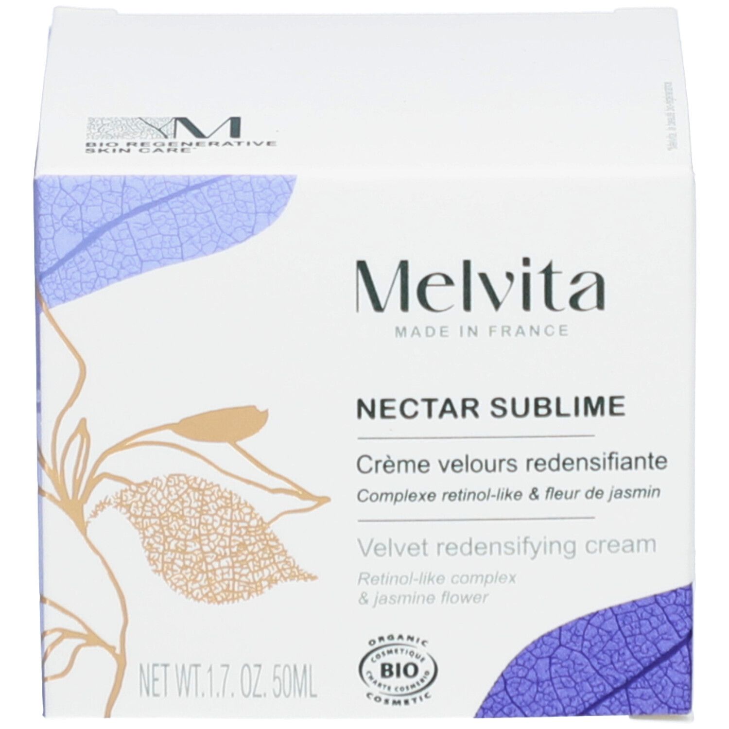 Emballage blanc du produit. Nom du produit, ingrédients et logos sur l'emballage. Certification biologique.