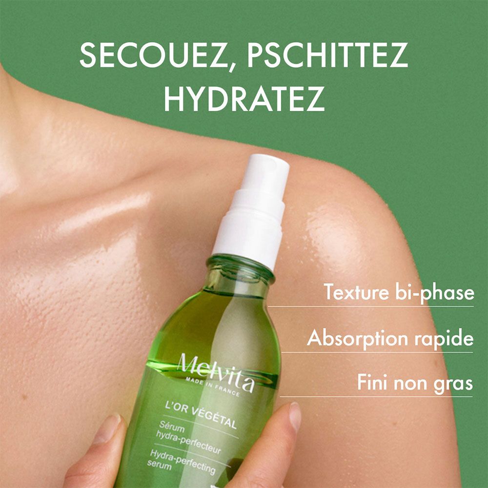 Personne montre la bouteille. Texte : Secouez, pschittez, hydratez. Texture bi-phase, absorption rapide, fini non gras.