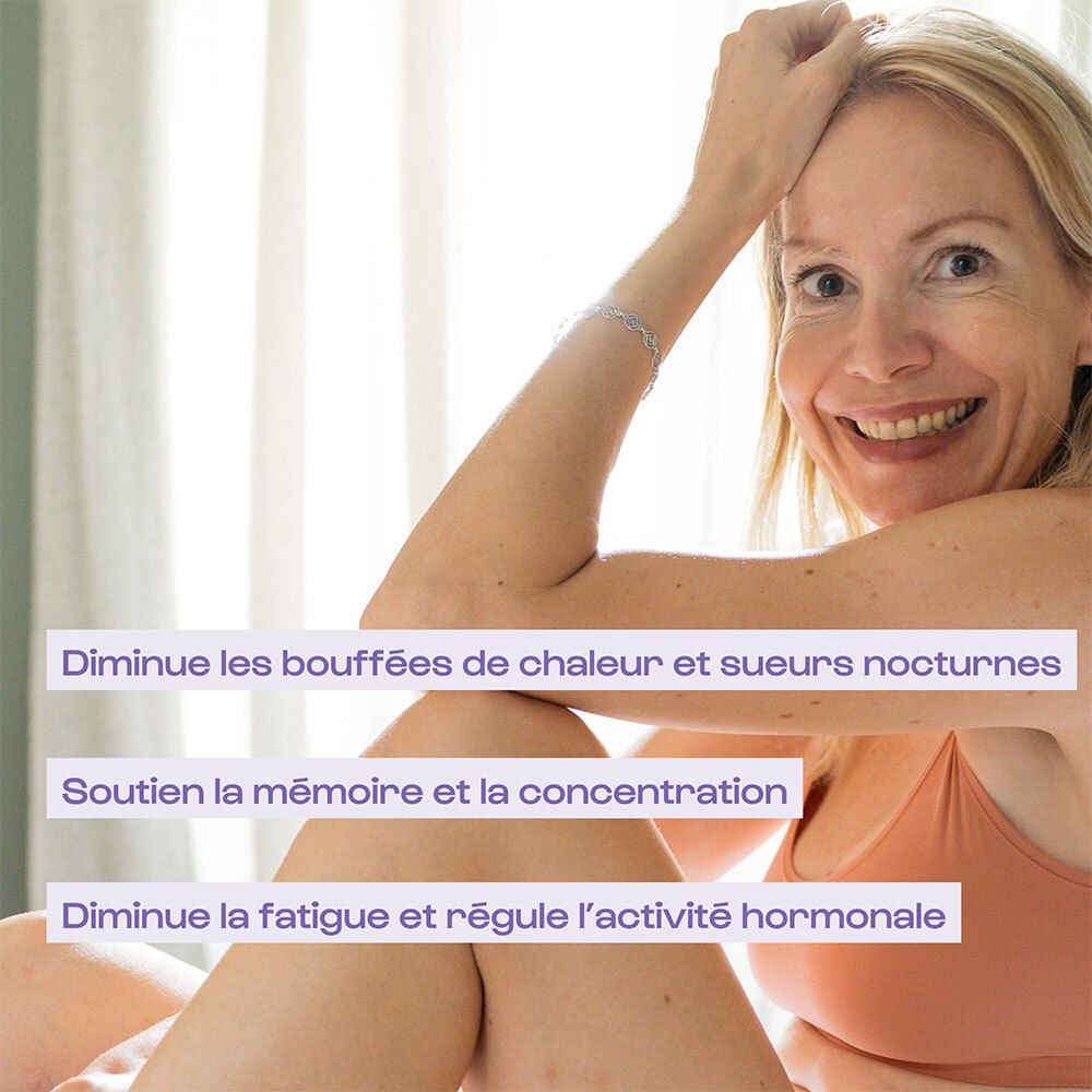 Femme souriante d'âge moyen appuyée sur un coussin. Texte sur les bouffées de chaleur, la mémoire et l'énergie.
