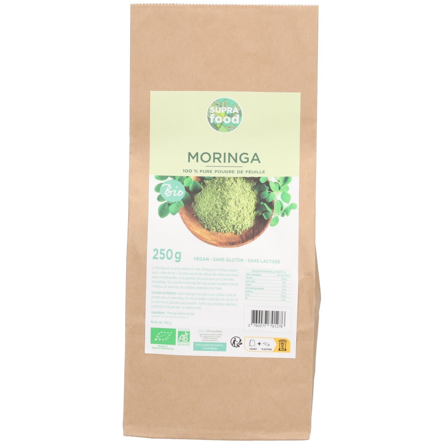 Sachet en papier brun avec étiquette. Nom du produit, logo et informations nutritionnelles. Poudre verte dans un bol.