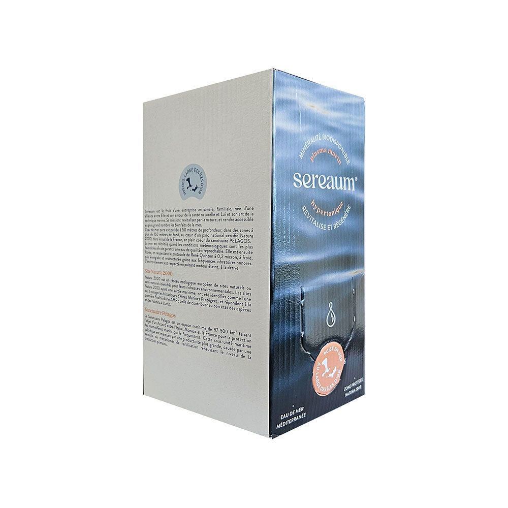 Boîte Sereaum Plasma Marin Hypertonique, vue latérale. Vagues bleues, texte, logo. Fond blanc.