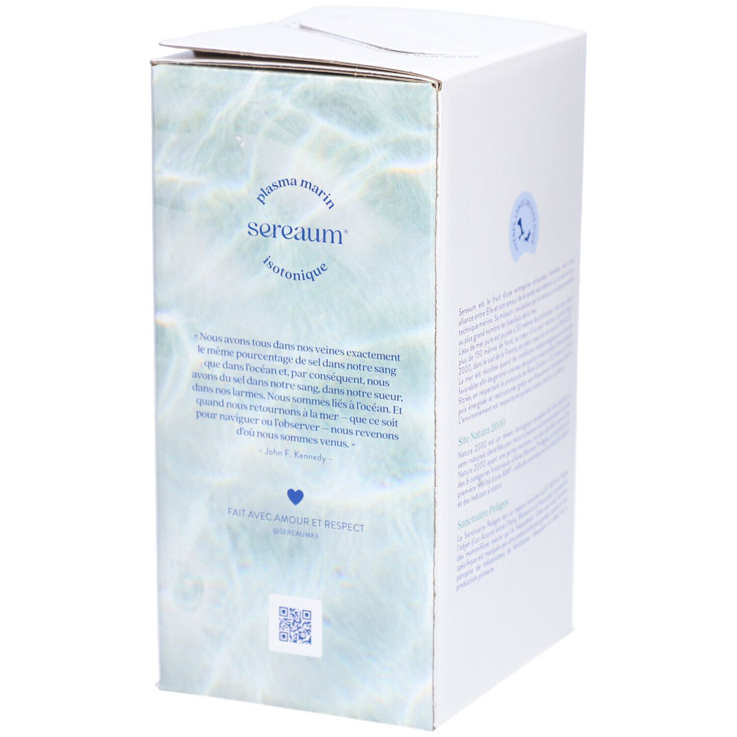 Emballage carton Sereaum, vue latérale. Inscription : minéralité, isotonique, revitalise. Logo goutte d'eau, eau de mer. Citation et QR code.