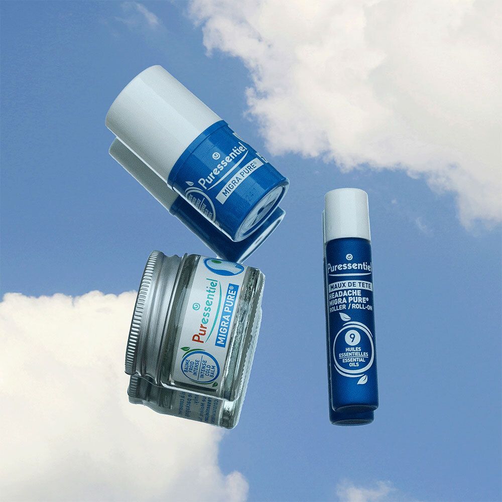 Trois produits : roll-on, pot et boîte. Fond : ciel.