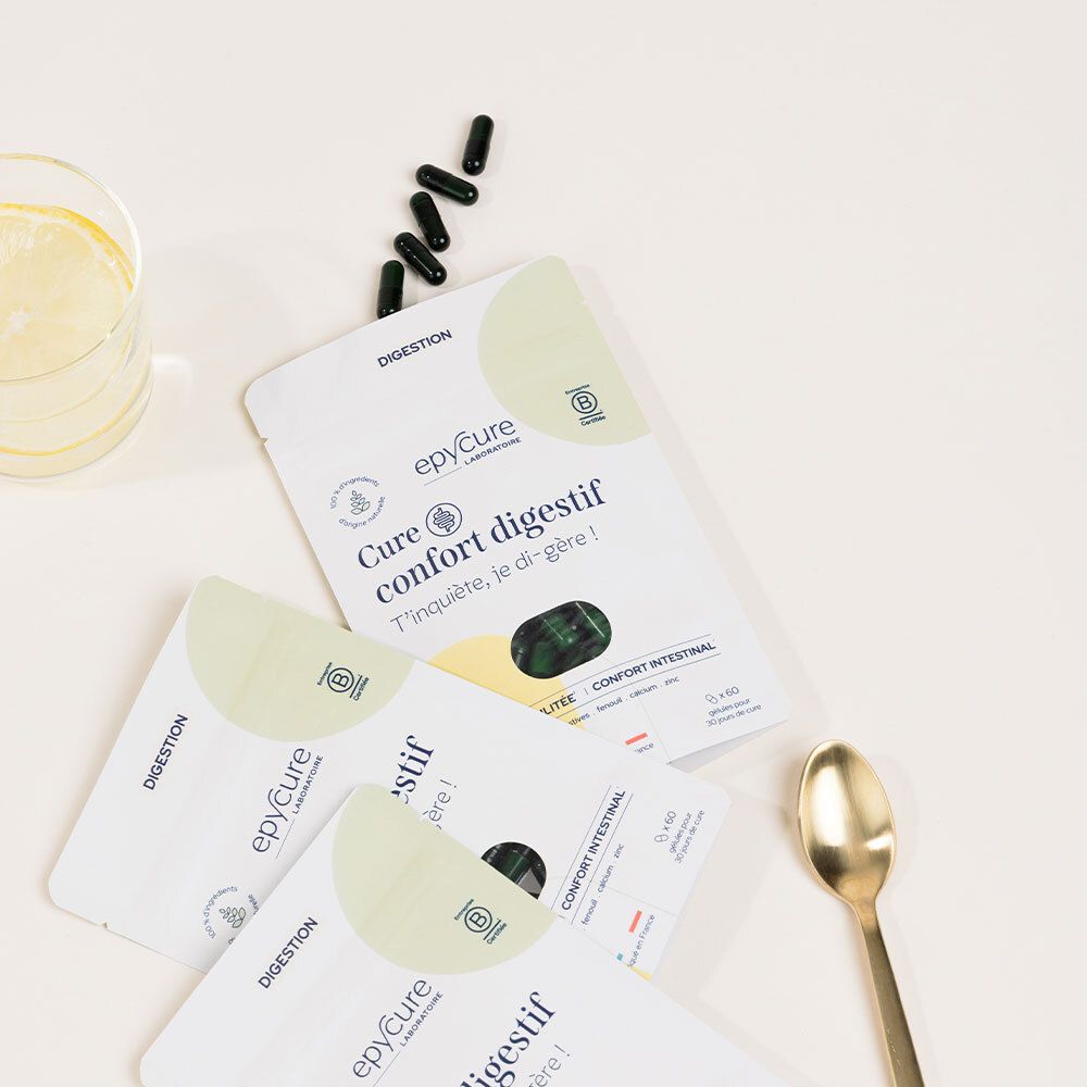 Trois sachets de gélules, gélules, verre et cuillère. Inscription : Epycure, Cure confort digestif.