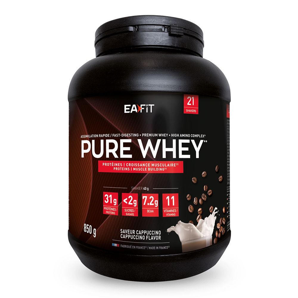 Pot noir EA FIT Pure Whey, saveur Cappuccino. 850g, 21 portions. Inscriptions rouges et blanches. Grains de café.