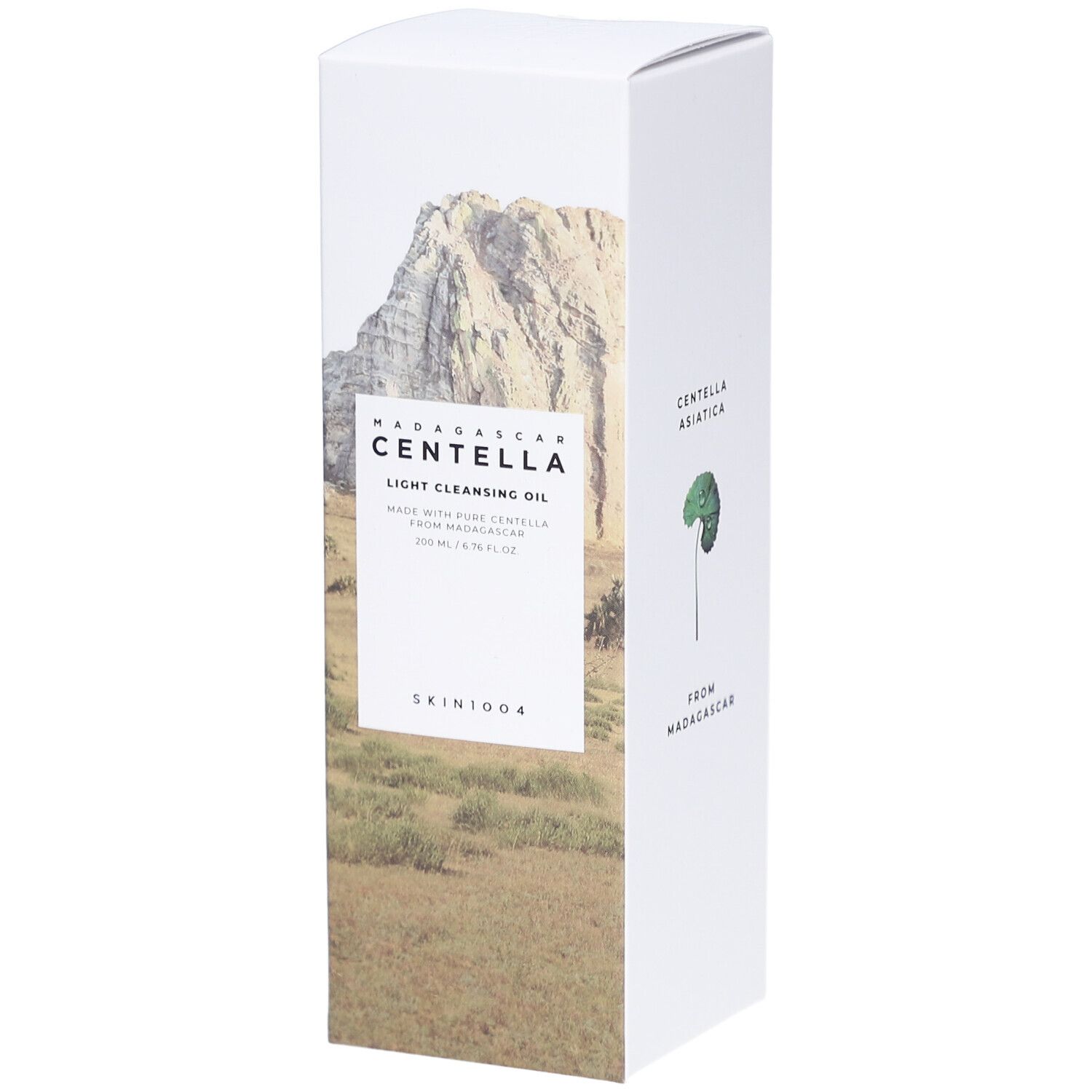Emballage blanc avec paysage et texte. Contient "MADAGASCAR CENTELLA LIGHT CLEANSING OIL" et "SKIN1004".