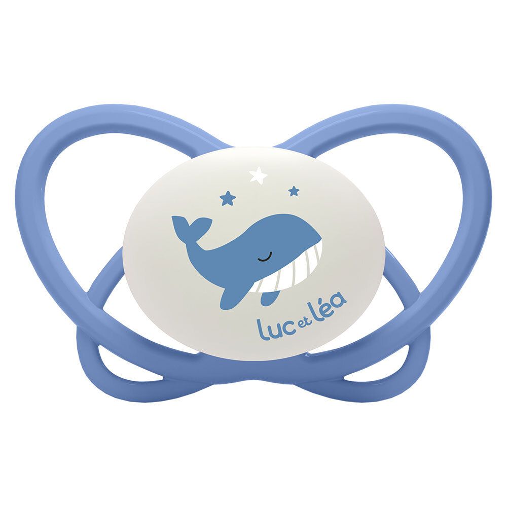 Sucette bleue avec motif baleine. Marque Luc et Léa. Forme physiologique.