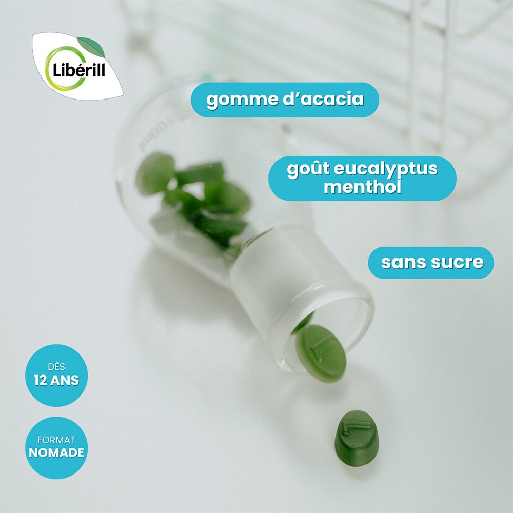 Pastilles vertes dans un récipient en verre. Inscriptions: Libérill, goût eucalyptus menthol, sans sucre, dès 12 ans, gomme d'acacia.
