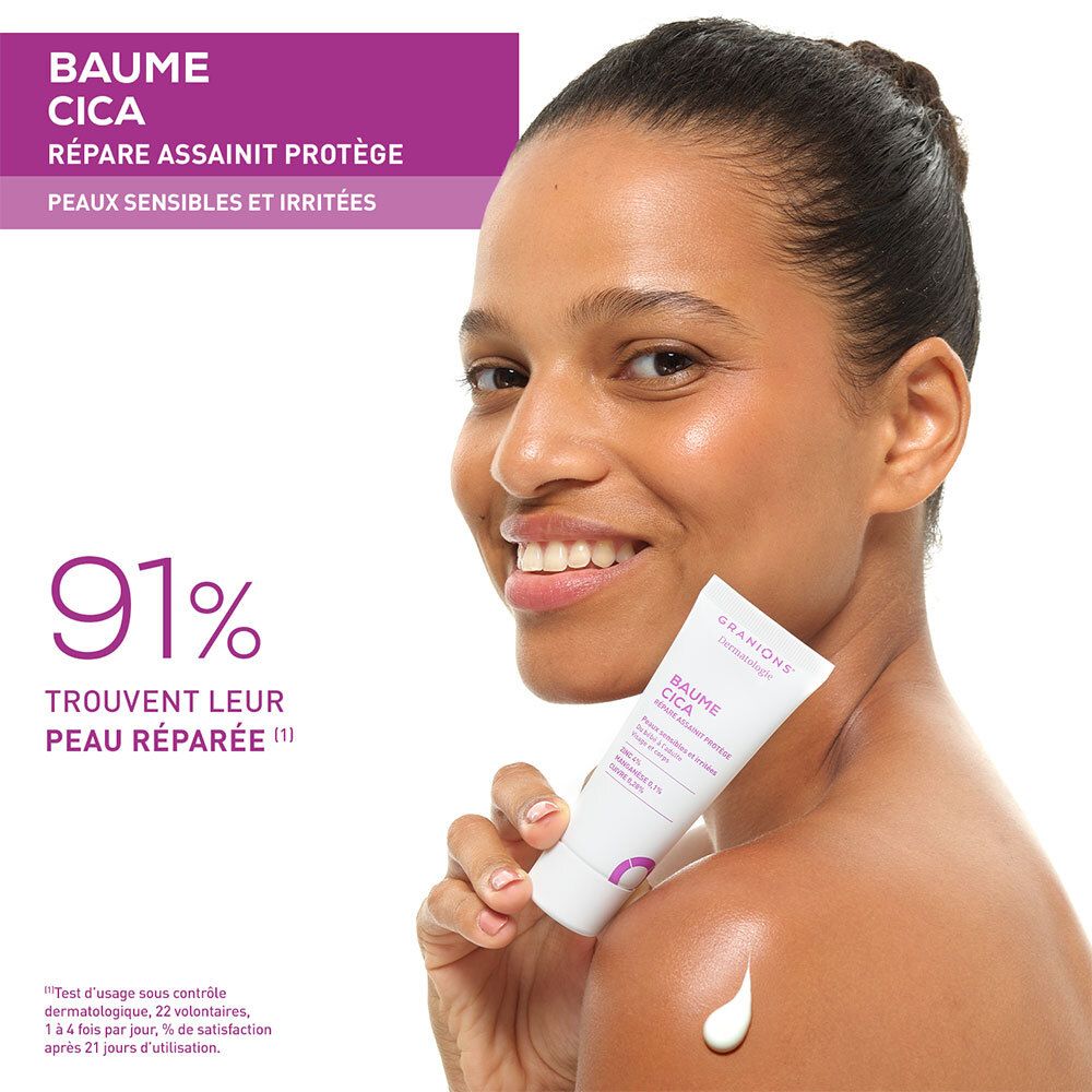 Femme tenant un tube de crème. Inscription : Baume Cica. 91% trouvent leur peau réparée. Pour peaux sensibles. Pour bébés et adultes.