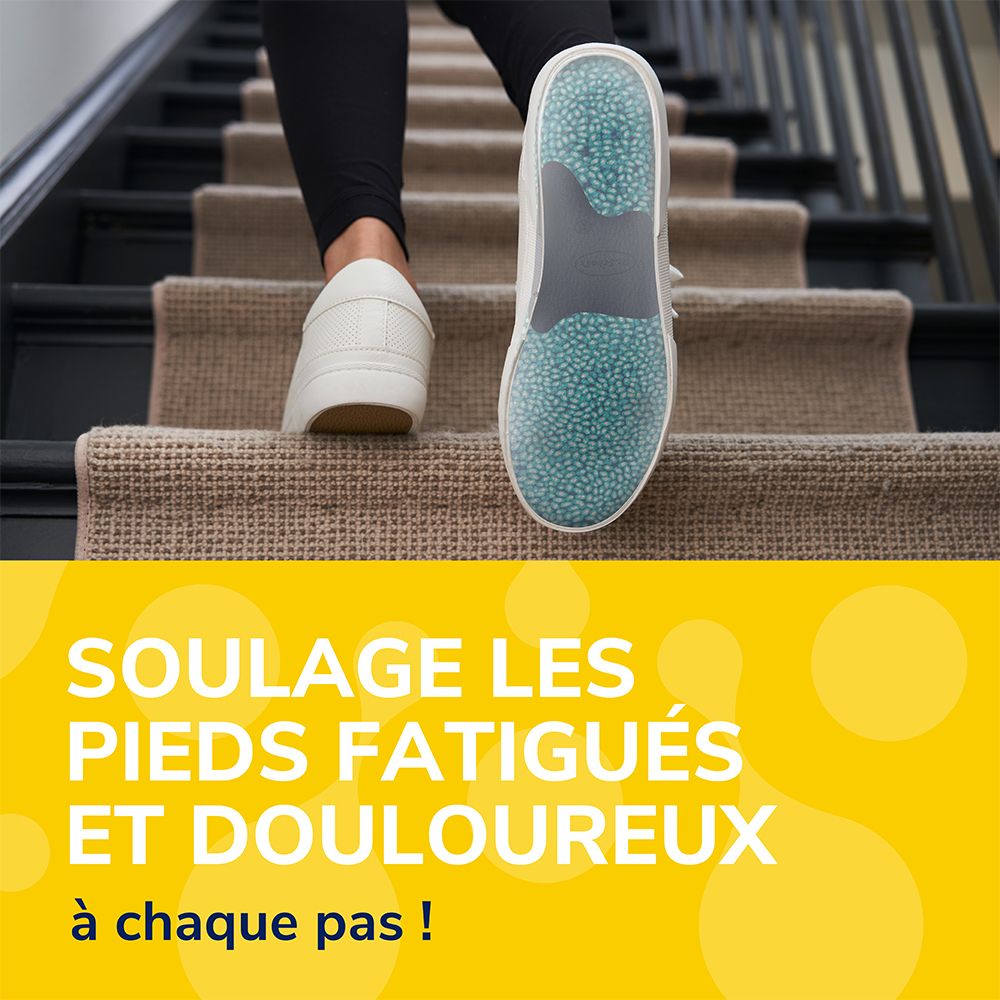 Personne montant un escalier, une semelle intérieure visible dans la chaussure. Texte : "SOULAGE LES PIEDS FATIGUÉS ET DOULOUREUX".