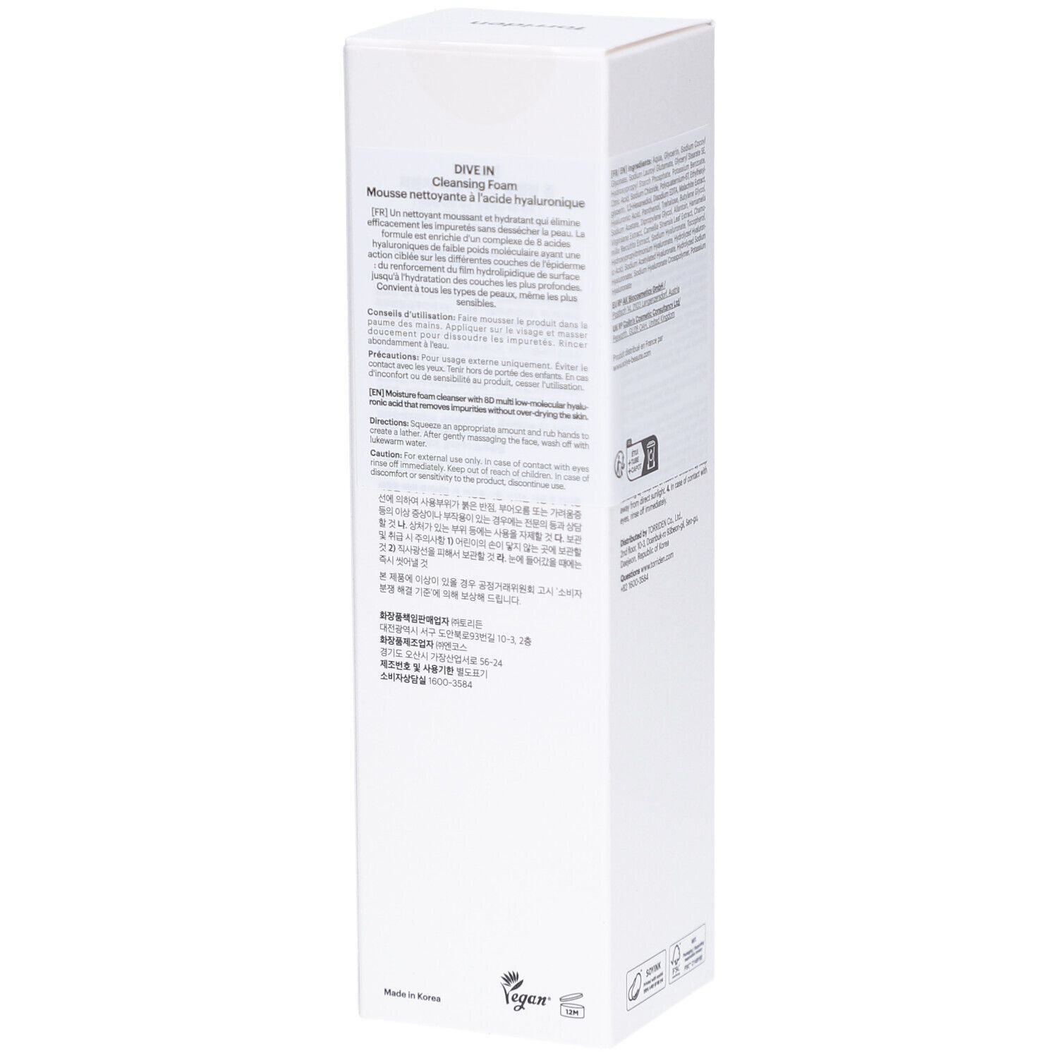 Emballage blanc, vue latérale. Texte et logos. Inscription : DIVE IN Cleansing Foam. Texte : instructions d'utilisation, informations fabricant, symboles de recyclage.