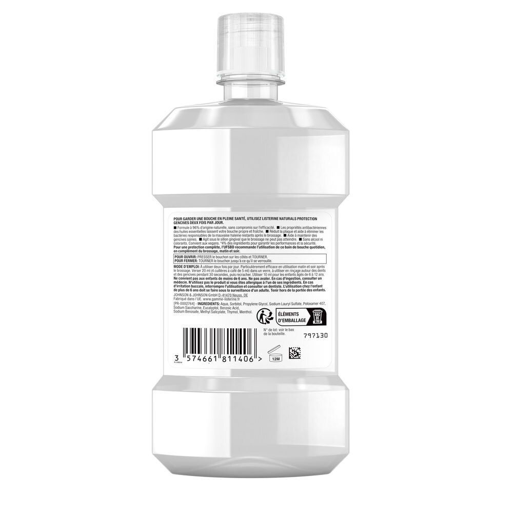 Arrière de la bouteille de bain de bouche Listerine Naturals Protection Gencives avec code-barres et ingrédients.