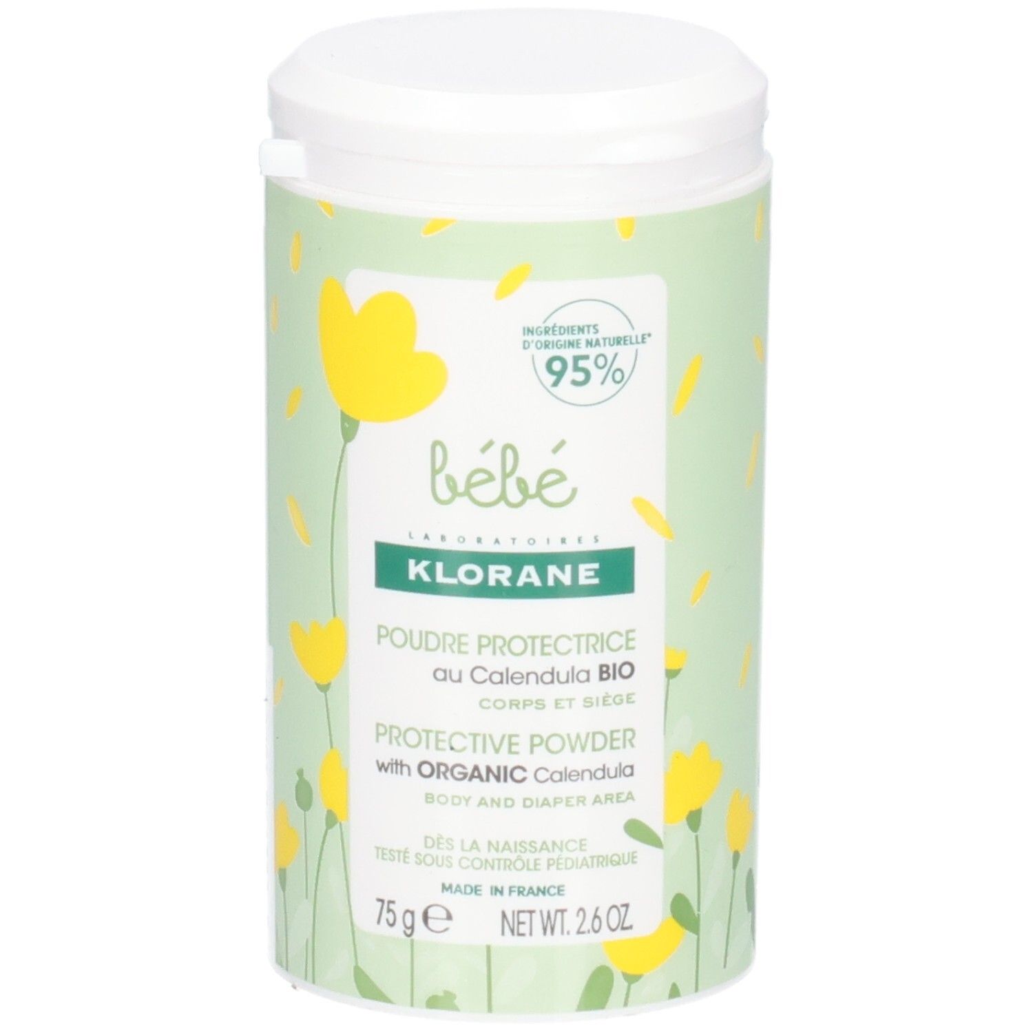 Boîte cylindrique blanche et verte. Inscriptions: Klorane Bébé, Poudre Protectrice au Calendula Bio. 75g, 2.6 OZ. Décor floral jaune.