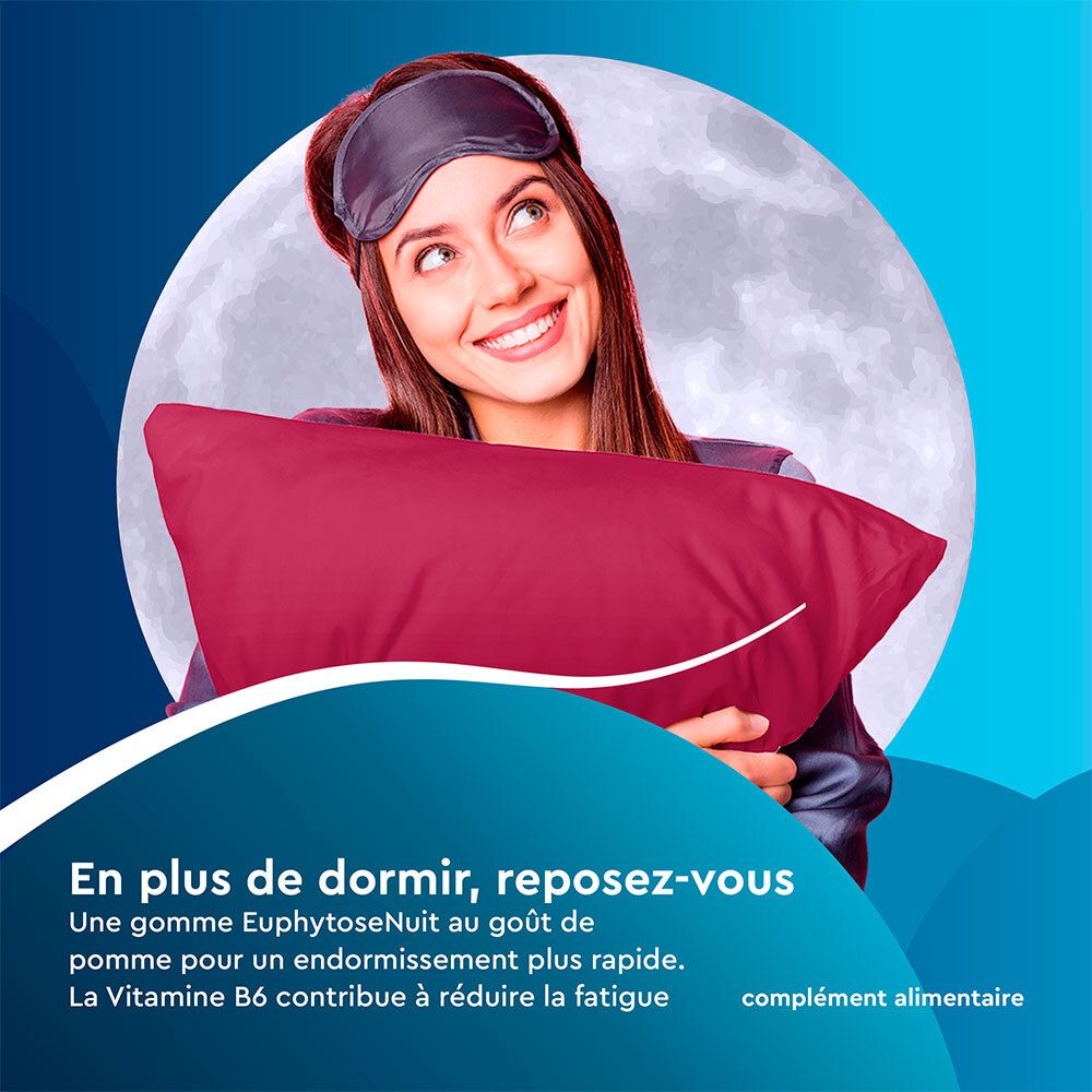 Femme avec masque de sommeil et oreiller. Reposez-vous. EuphytoseNuit Gummies au goût de pomme.
