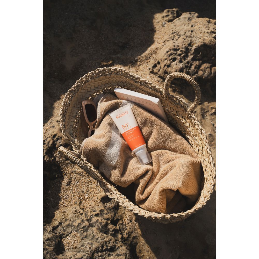 Comparaison de deux tubes de Spray Solaire SPF50+ Laboratoires de Biarritz : Ancien et Nouveau.