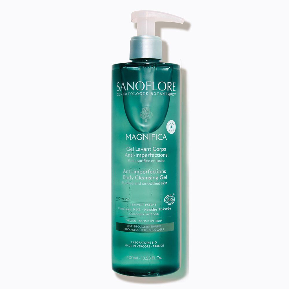 Flacon vert avec pompe blanche. Inscription: Sanoflore, Magnifica, Gel Lavant Corps Anti-imperfections. Certification bio.
