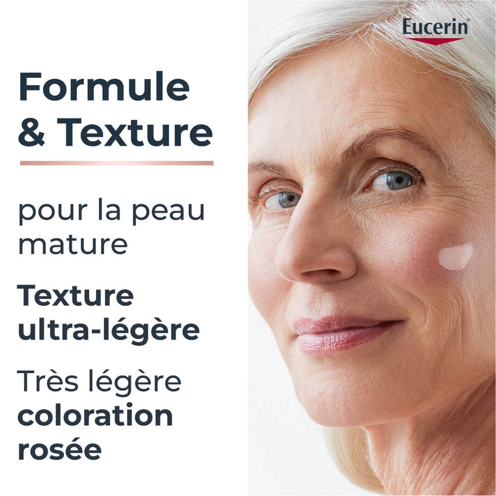 Femme touchant son visage. Texte: Formule & Texture pour peau mature. Texture ultra-légère. Coloration rosée très légère.