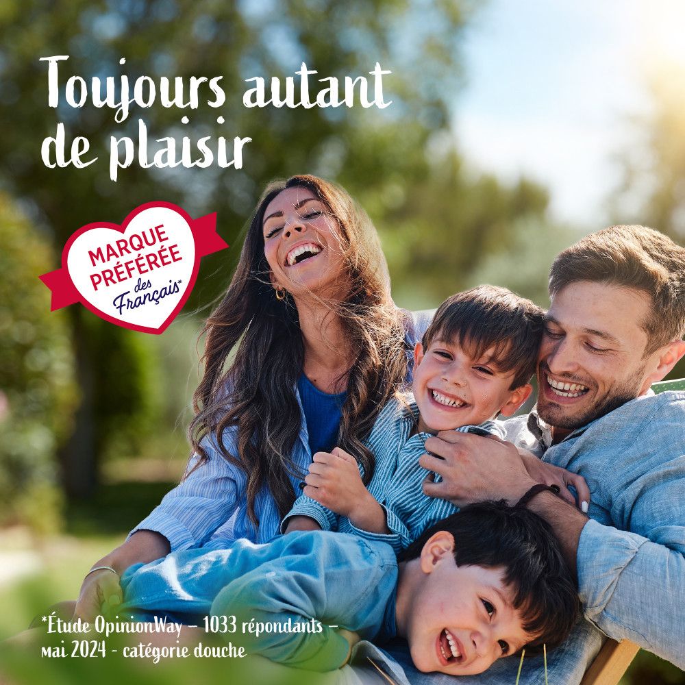 Famille souriante. Texte: Marque préférée des Français. Étude OpinionWay, catégorie douche.