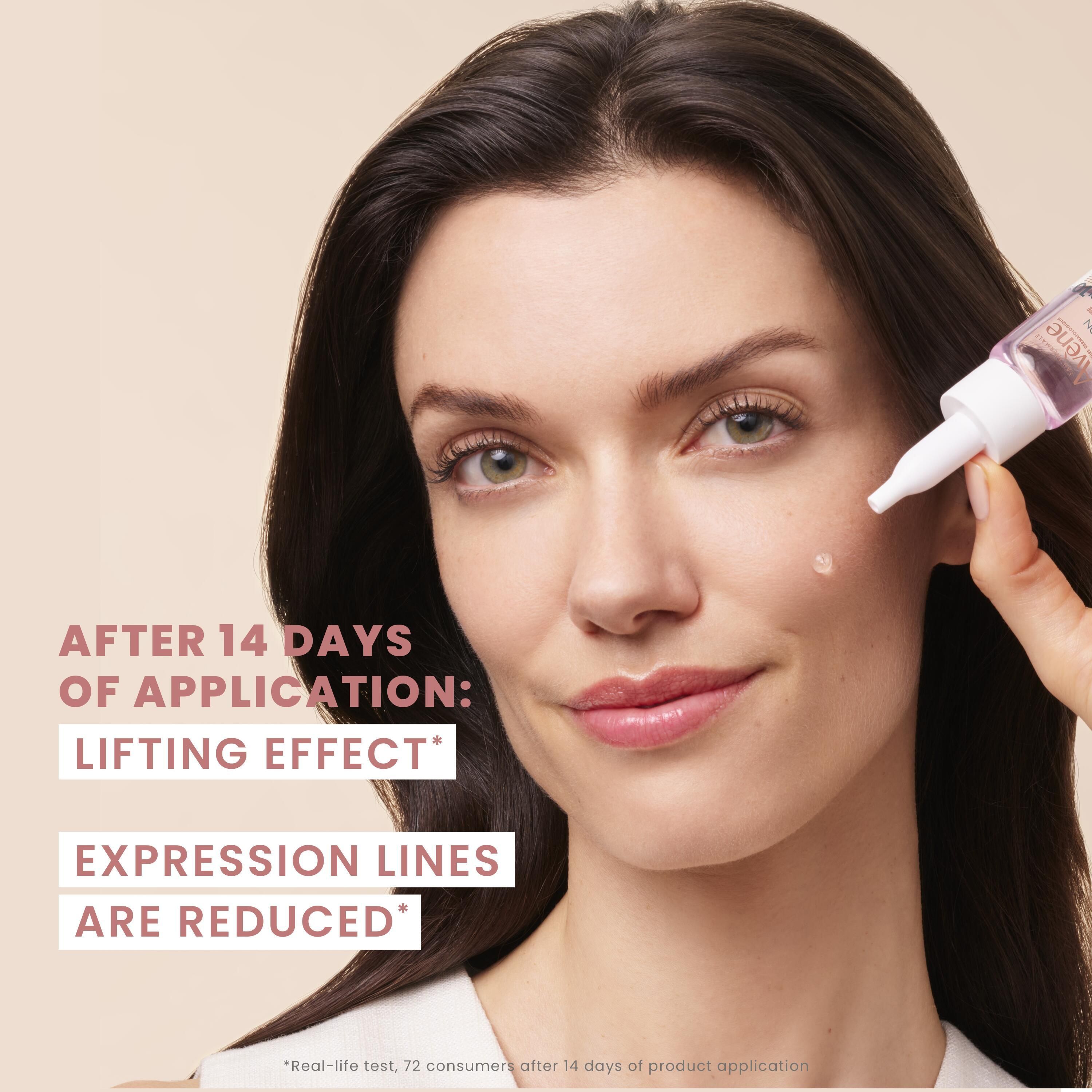 Femme appliquant du sérum. Texte : Après 14 jours d'application : effet lifting, rides d'expression réduites.