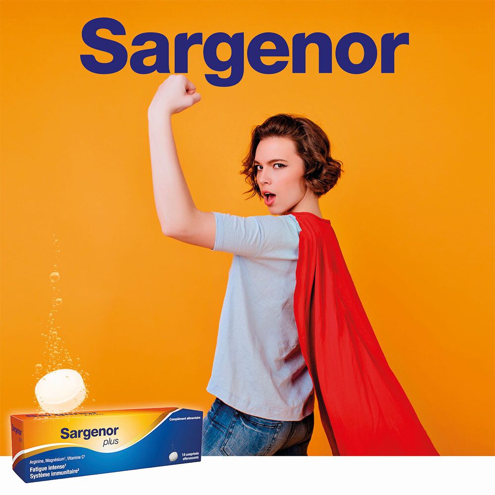Femme avec cape rouge et boîte SARGENOR plus. Publicité pour le produit.