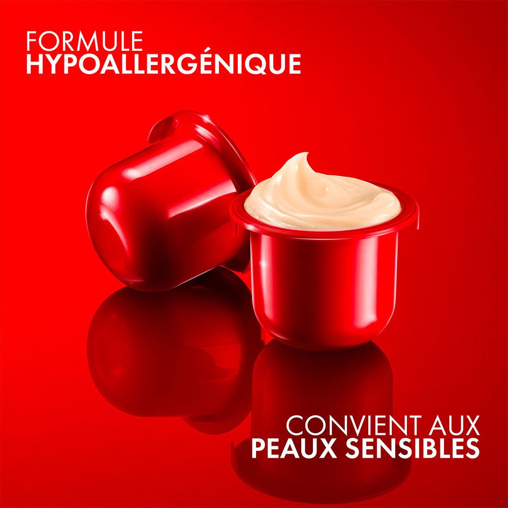 Pot rouge avec crème, un second pot à côté. Texte : Convient aux peaux sensibles.