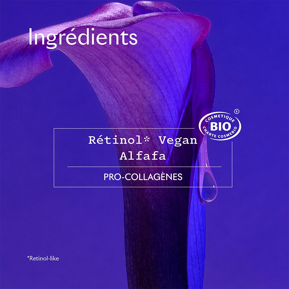 Gros plan d'une fleur violette. Texte: Ingrédients, Rétinol Vegan, Alfalfa, Pro-collagènes. Certification Bio.