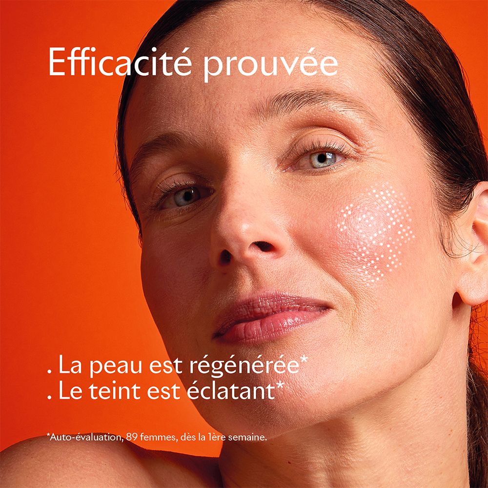 Visage de femme. Texte: 'Efficacité prouvée'. Analyse de la peau. Texte: 'La peau est régénérée'.