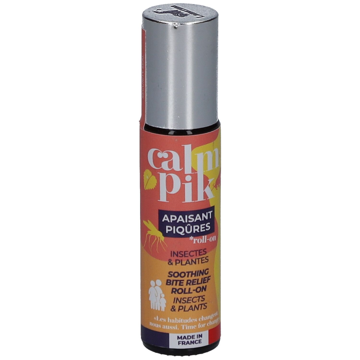Flacon roll-on avec bouchon argenté. Inscription "Calm Pik" et "Apaisant Piqûres". Contient des extraits d'insectes et de plantes.