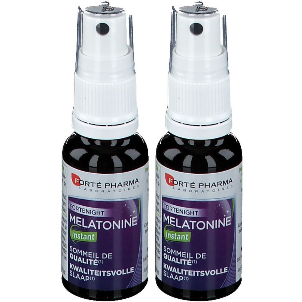 Deux flacons avec vaporisateur. Inscription : Forté Pharma, Fortenight Melatonine Instant. Étiquette violette avec texte blanc.