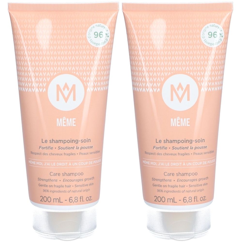 Deux tubes de shampooing. Emballage rose avec motif blanc et logo. Texte: MÊME, Le shampoing-soin, 200 ml.