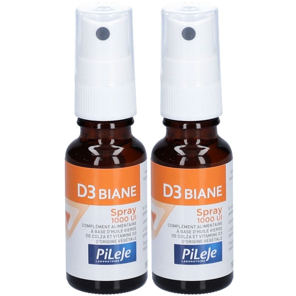 Deux flacons spray en verre brun avec tête blanche. Inscription: D3 Biane Spray 1000 UI. Marque: PiLeje.