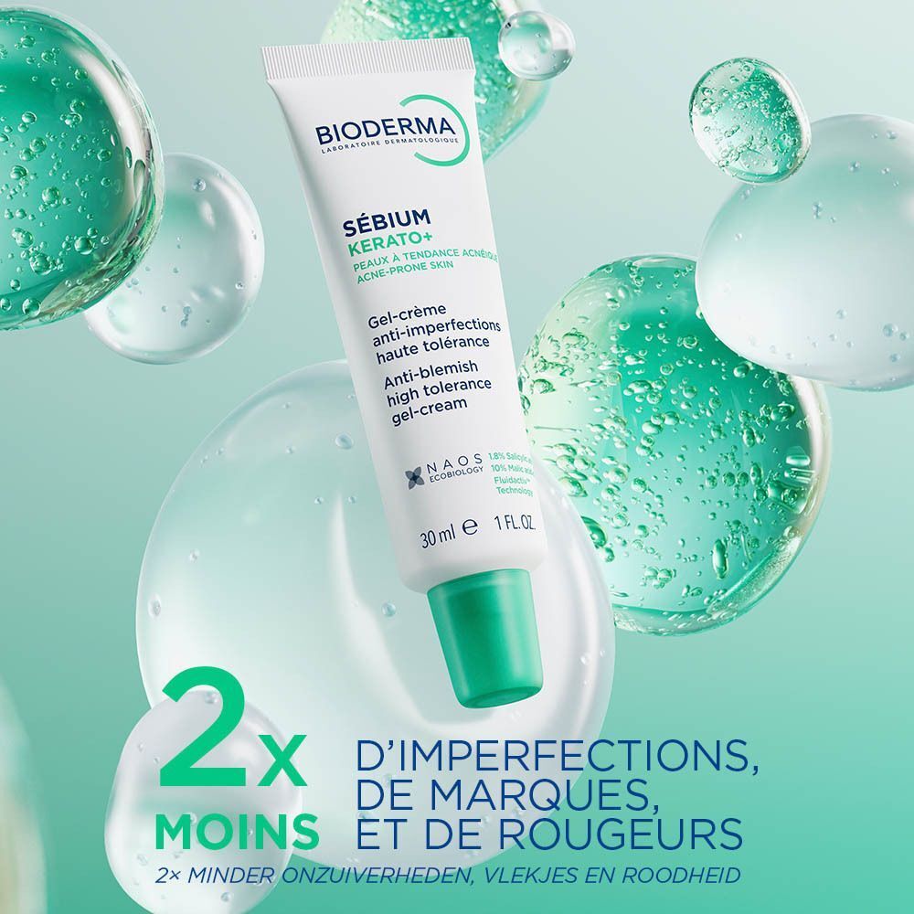 Tube de Bioderma Sébium Kerato+ Gel-Crème. Tube blanc, écriture verte et bouchon vert. 30 ml. Fond avec bulles.