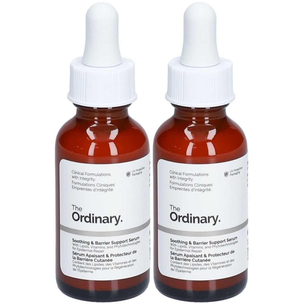 Deux flacons en verre brun avec pipettes blanches. Les étiquettes indiquent "The Ordinary" et "Soothing & Barrier Support Serum".