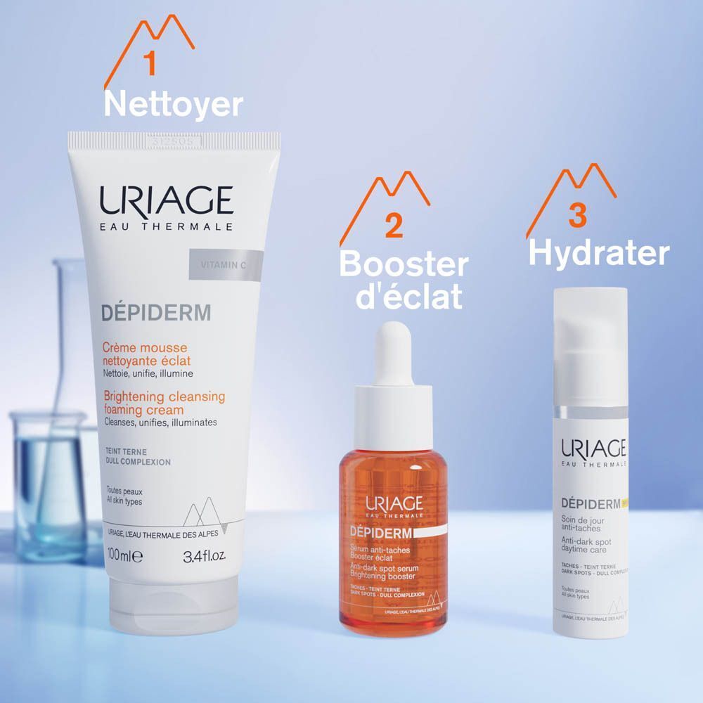 Trois produits: Nettoyant, Booster d'éclat, Hydratant. Uriage Dépiderm.