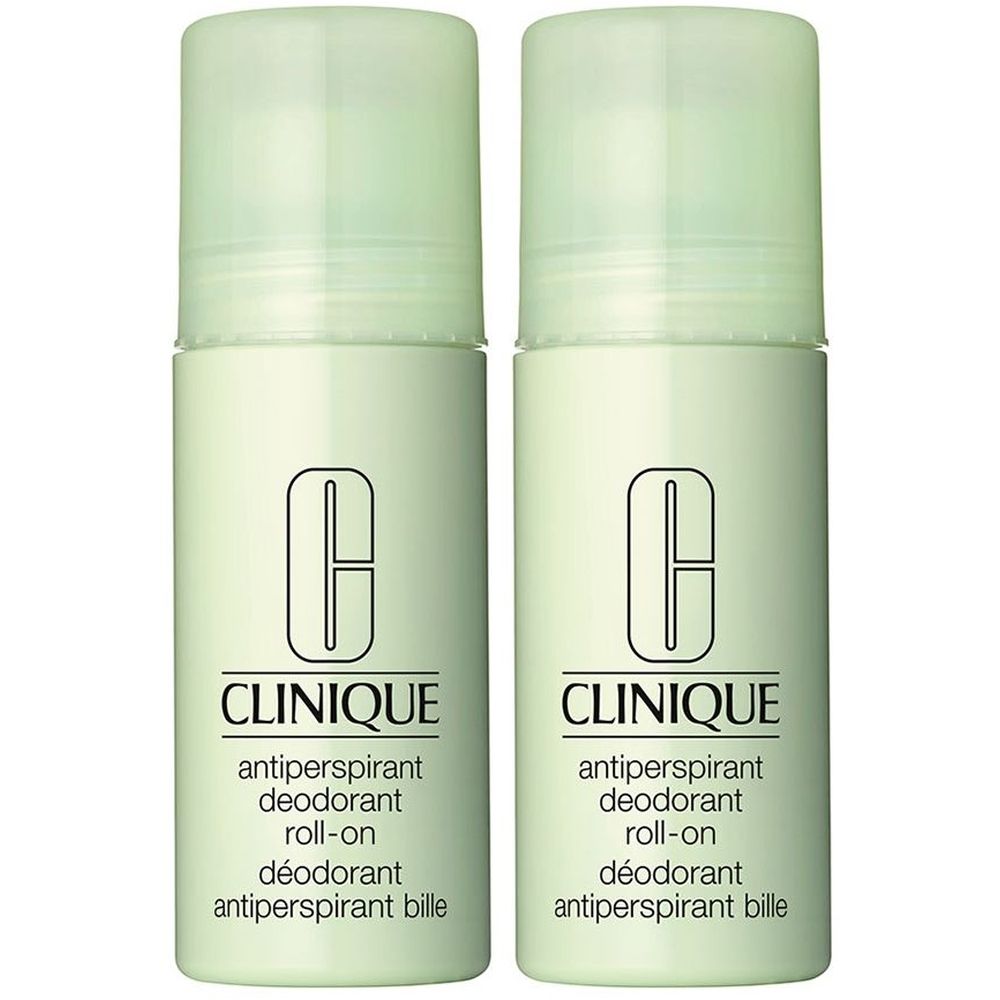 Deux déodorants roll-on. Flacons vert clair avec bouchons vert clair. Inscription: CLINIQUE, Antiperspirant déodorant roll-on.