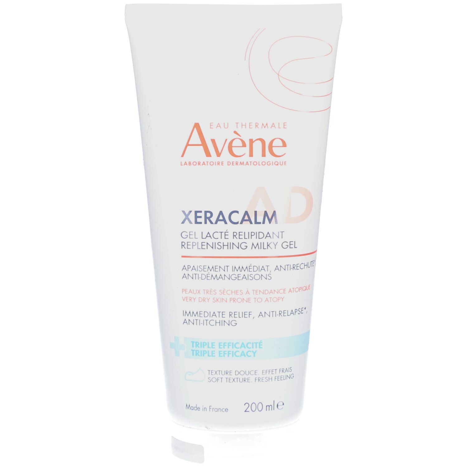 Tube blanc AVENE XERACALM. Inscriptions en français et anglais. Contenance 200 ml.