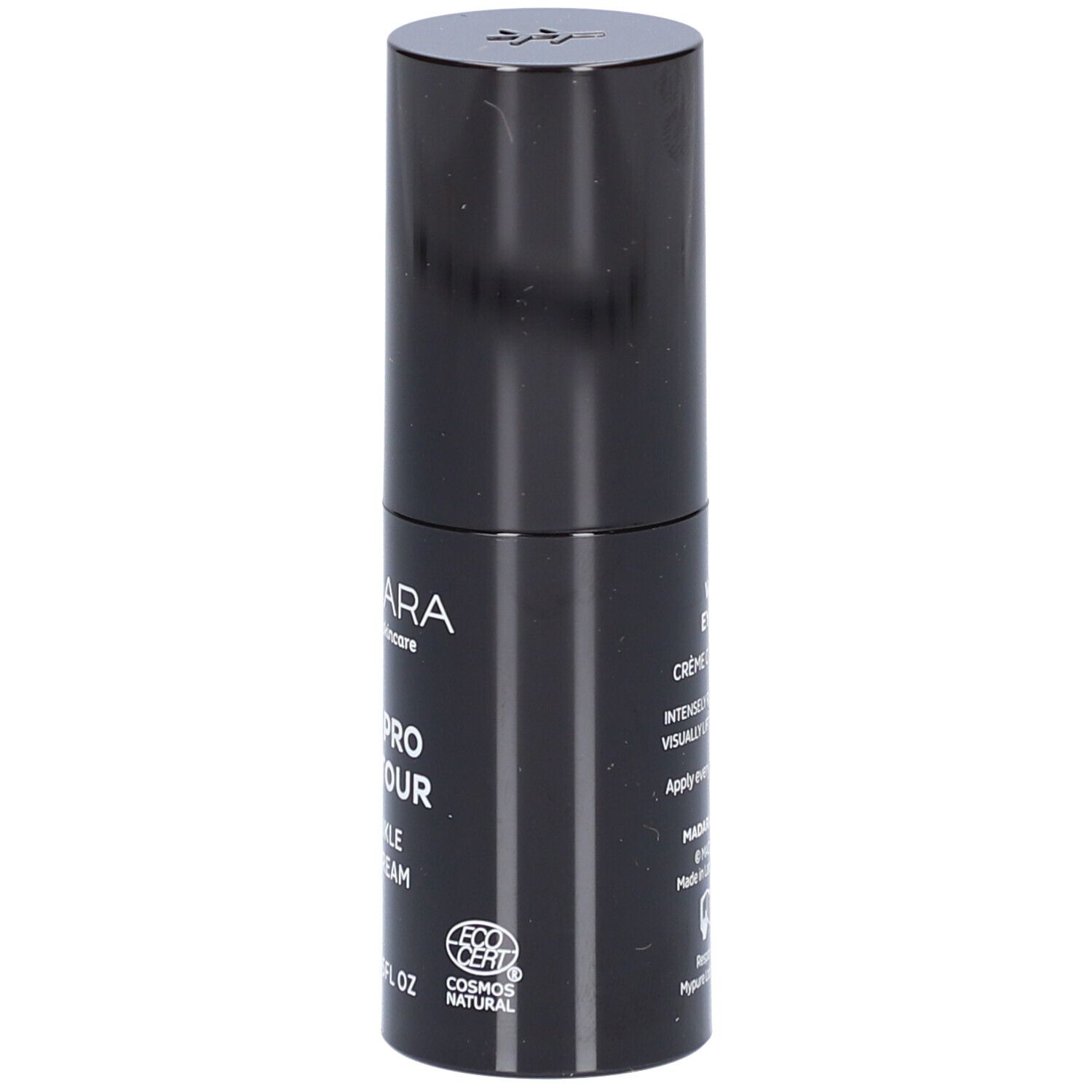 Tube de crème pour les yeux noir. Inscription : MÁDARA, AGE PRO CONTOUR, WRINKLE EYE CREAM. Certification COSMOS NATURAL.