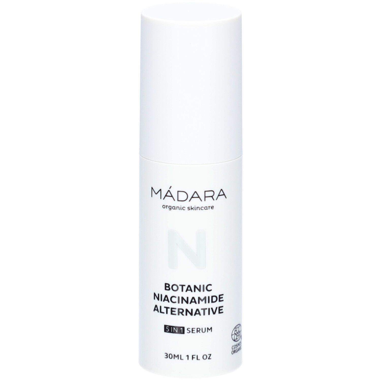 Flacon blanc avec texte: MÁDARA, Botanic Niacinamide Alternative 5-in-1 Serum. Certification cosmétique visible.