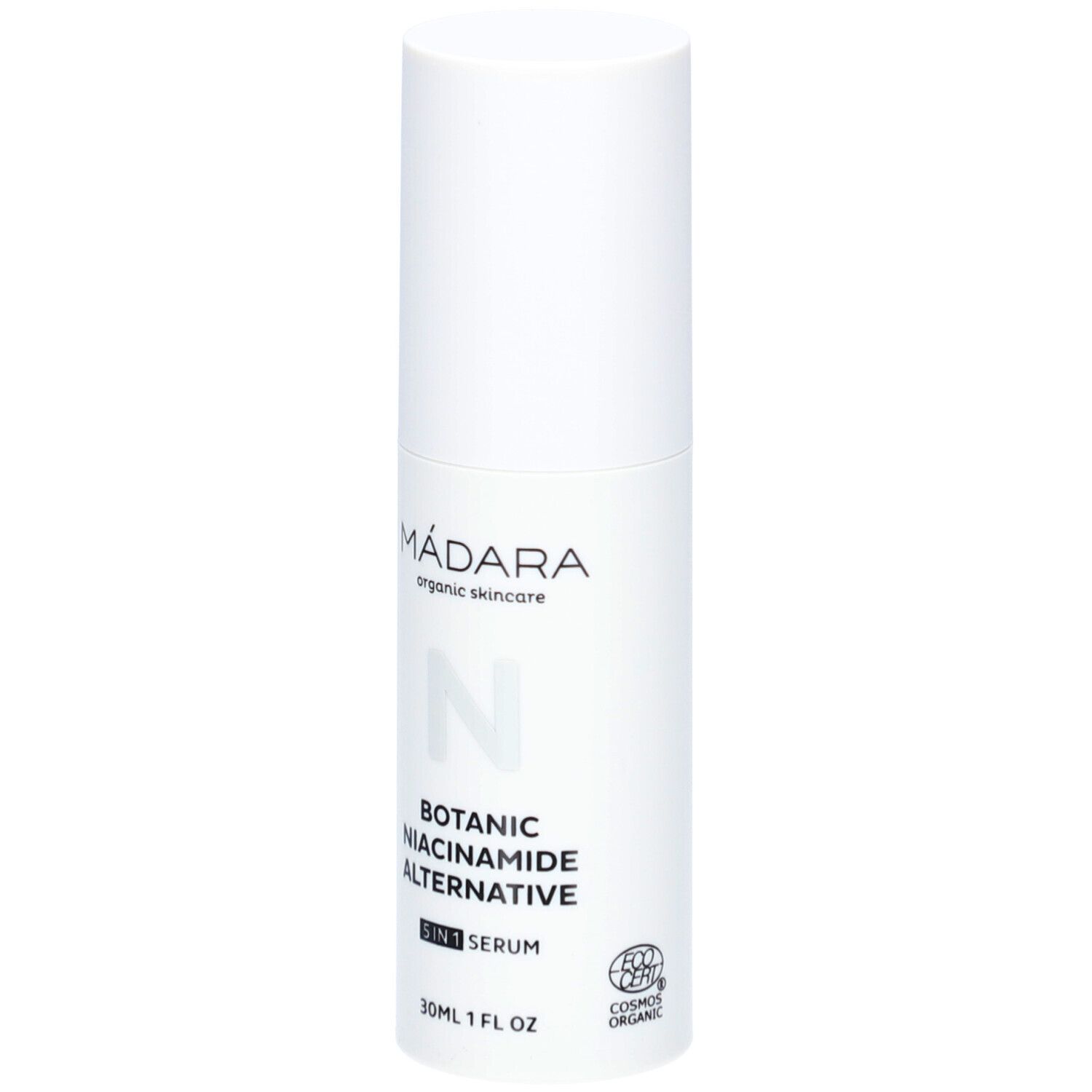 Flacon blanc avec texte: MÁDARA, Botanic Niacinamide Alternative 5-in-1 Serum. Certification cosmétique visible.