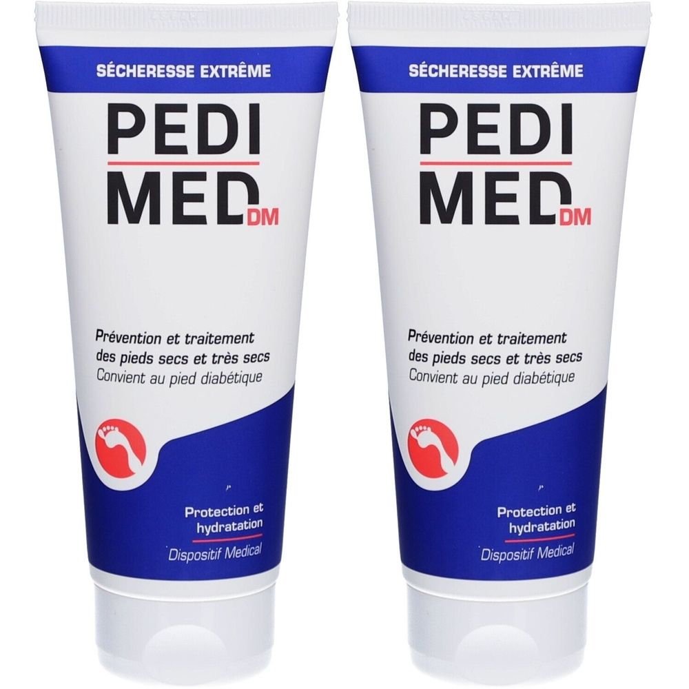 Deux tubes de Pedi Med. Tubes blancs avec détails bleus et informations produit. Inscription : Sécheresse Extrême, Pedi Med, Protection et hydratation.